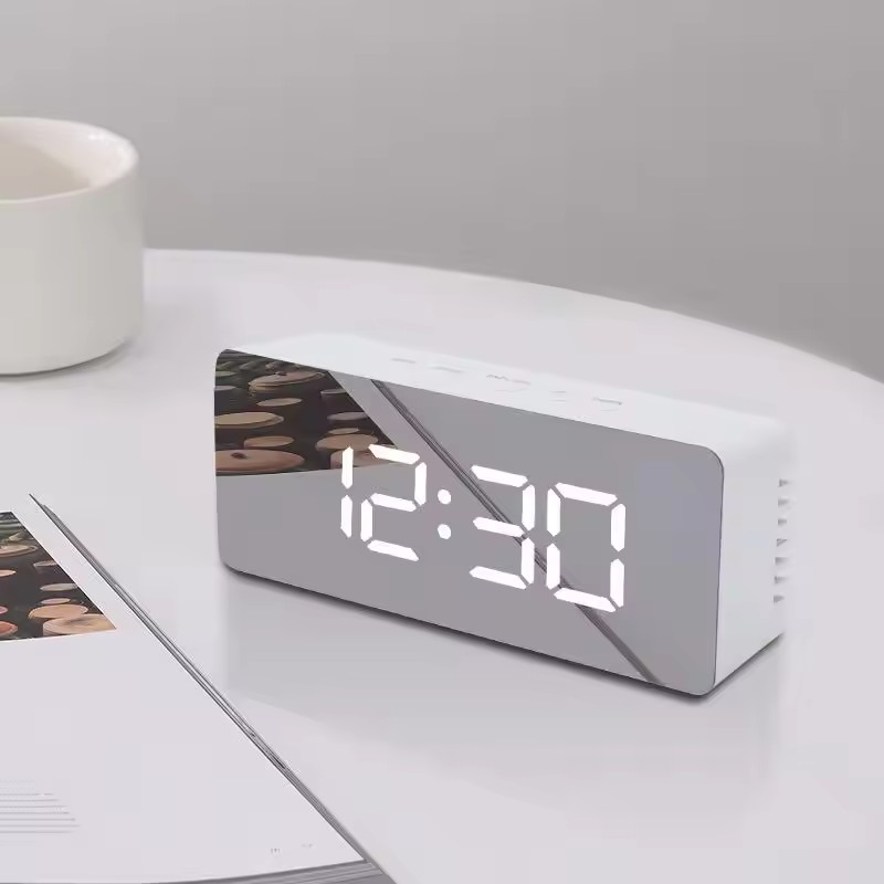1Pc White Digital Clock LED Mi - Lighting Home Decor Wall Clocks recension och pris